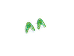 A 1950s boomerang in green glitter in stud earrings