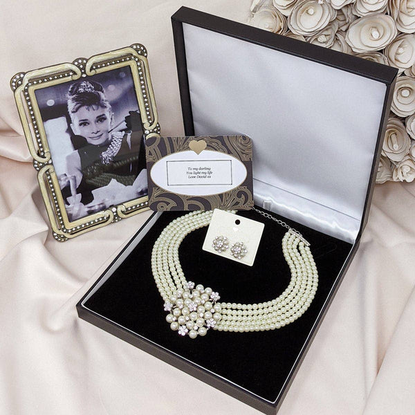 Audrey Hepburn's 'Roman Holiday' Necklace Heads To Auction | National  Jeweler
